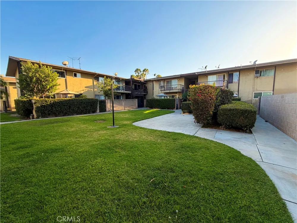 1900 W Glenoaks Avenue Anaheim, CA 92801