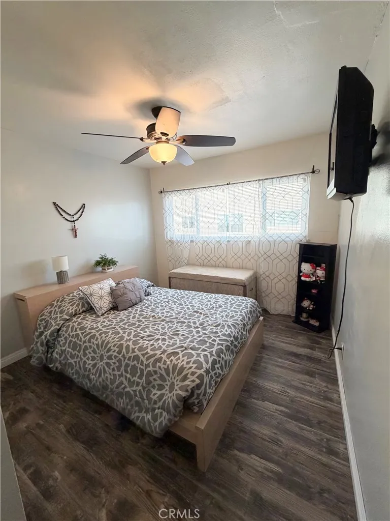 1900 W Glenoaks Avenue Anaheim, CA 92801