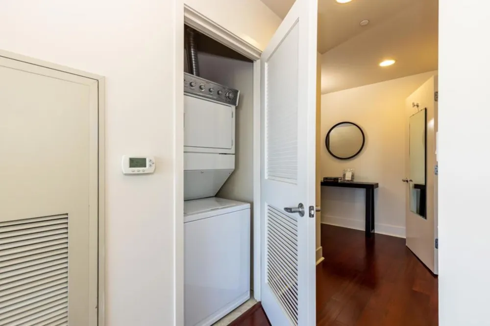 88 E San Fernando Street #1706 San Jose, CA 95113
