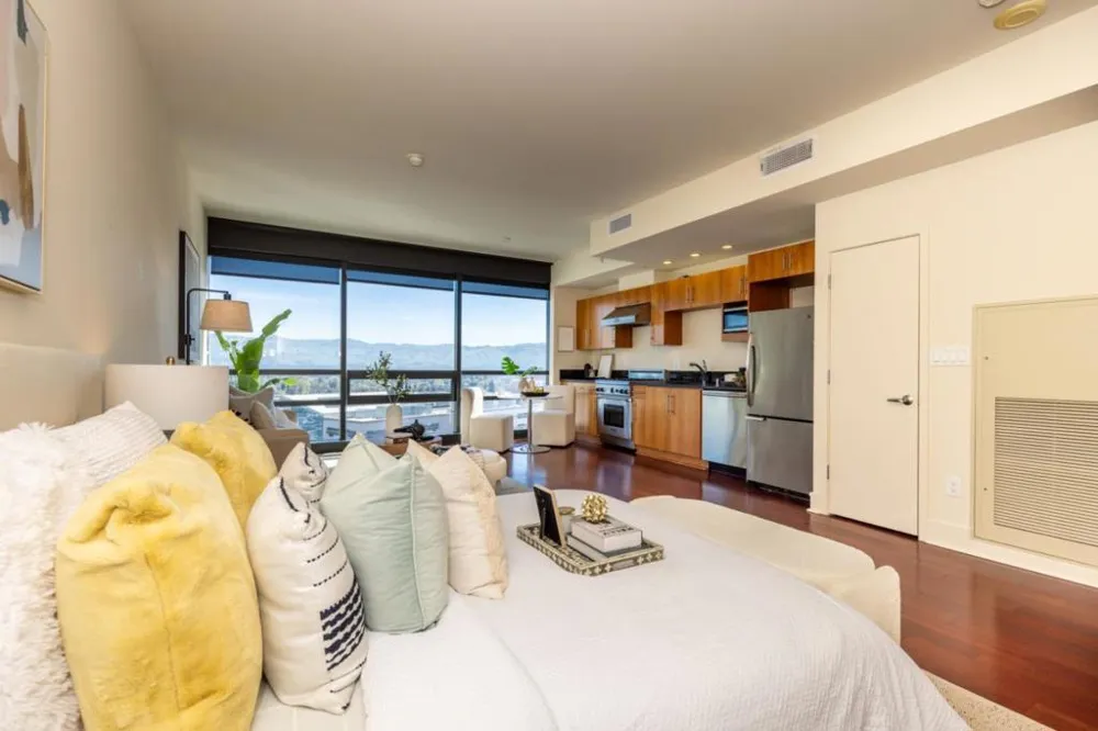 88 E San Fernando Street #1706 San Jose, CA 95113