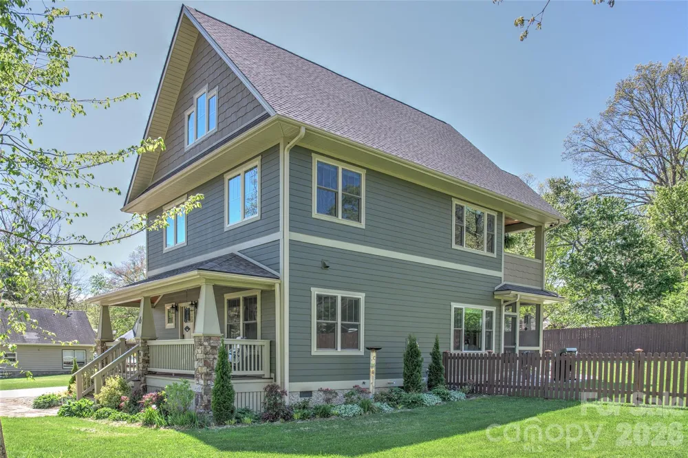 6 Hamlet Street Black Mountain, NC 28711