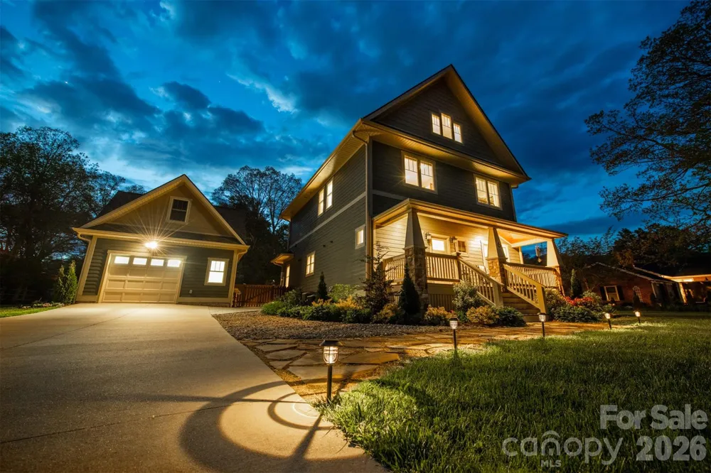 6 Hamlet Street Black Mountain, NC 28711