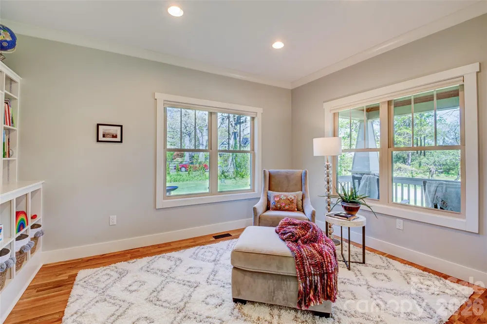 6 Hamlet Street Black Mountain, NC 28711