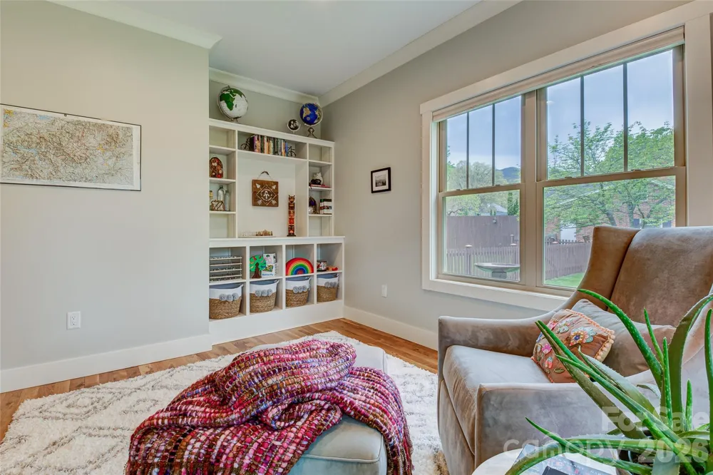 6 Hamlet Street Black Mountain, NC 28711