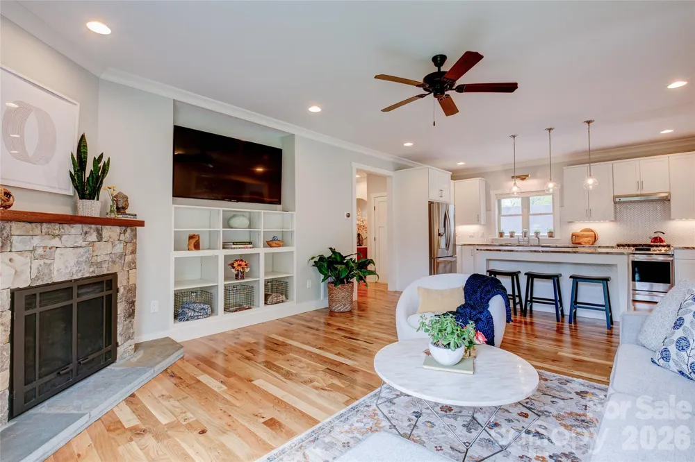 6 Hamlet Street Black Mountain, NC 28711