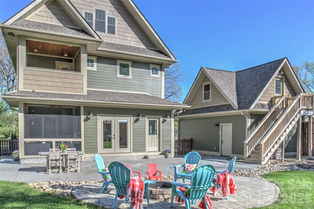 6 Hamlet Street Black Mountain, NC 28711