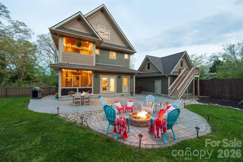 6 Hamlet Street Black Mountain, NC 28711