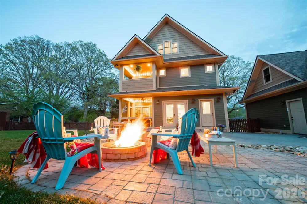 6 Hamlet Street Black Mountain, NC 28711