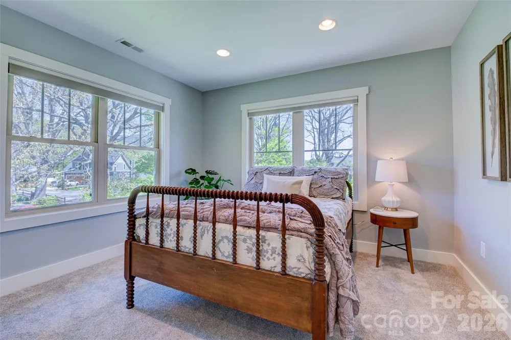 6 Hamlet Street Black Mountain, NC 28711