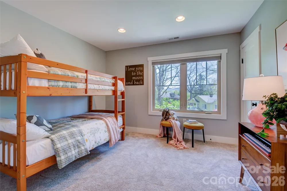 6 Hamlet Street Black Mountain, NC 28711