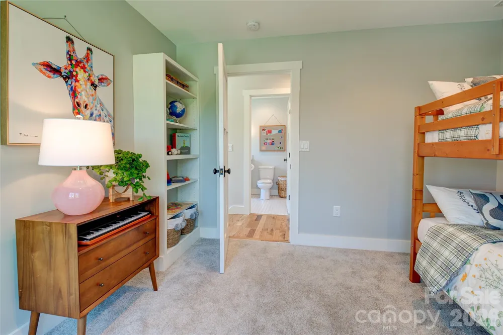 6 Hamlet Street Black Mountain, NC 28711