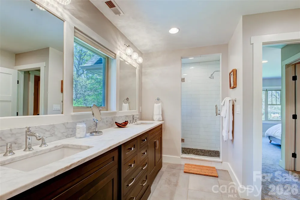 6 Hamlet Street Black Mountain, NC 28711