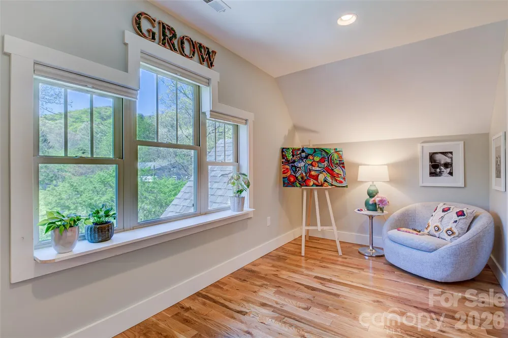 6 Hamlet Street Black Mountain, NC 28711