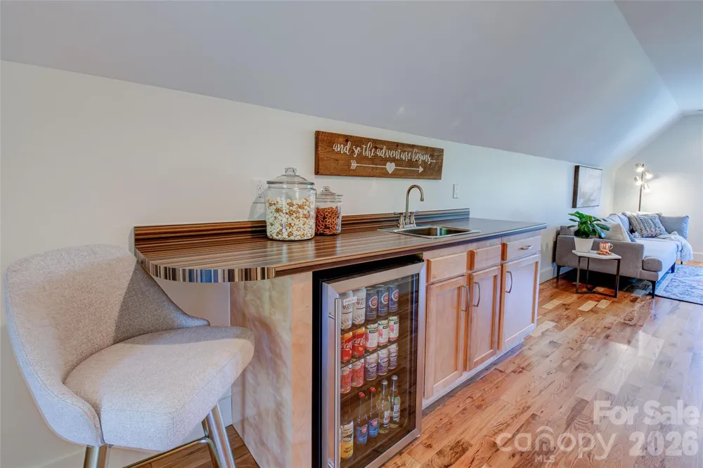 6 Hamlet Street Black Mountain, NC 28711