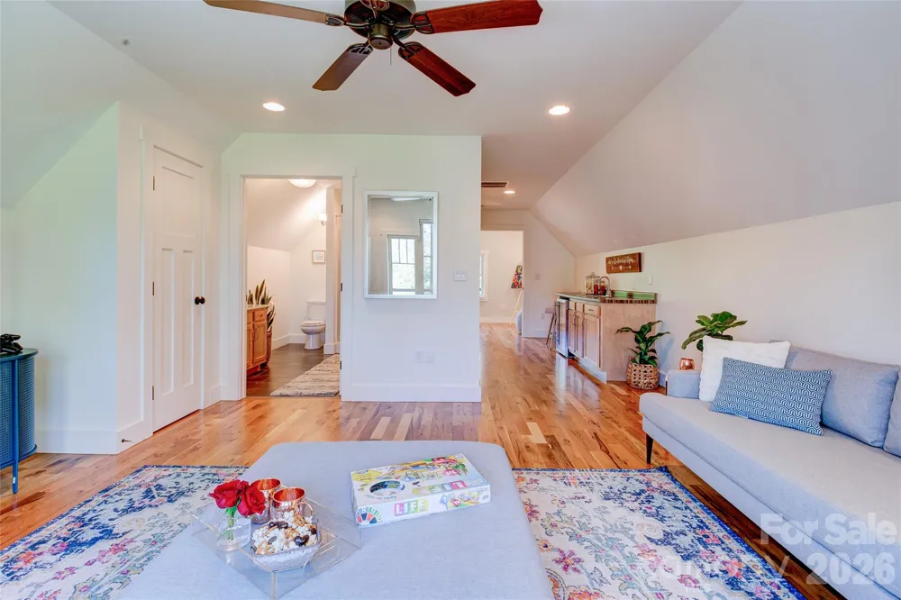 6 Hamlet Street Black Mountain, NC 28711