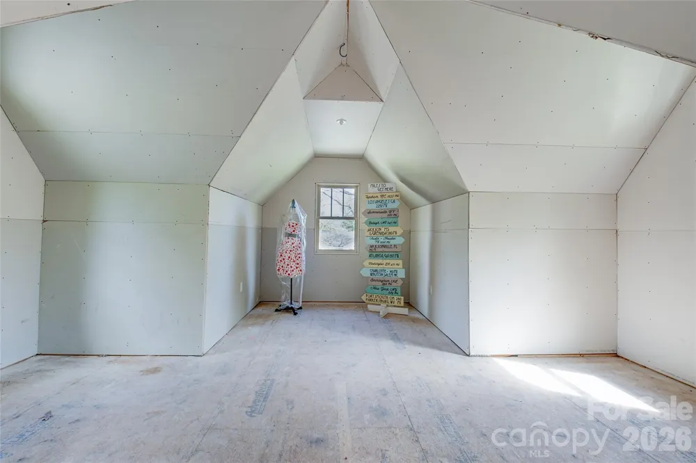 6 Hamlet Street Black Mountain, NC 28711
