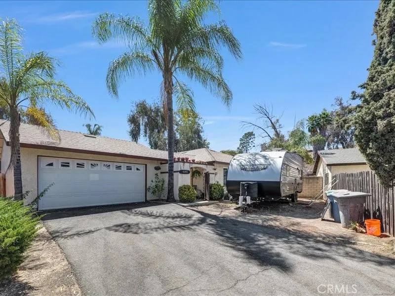 41041 Via Halcon Temecula, CA 92591