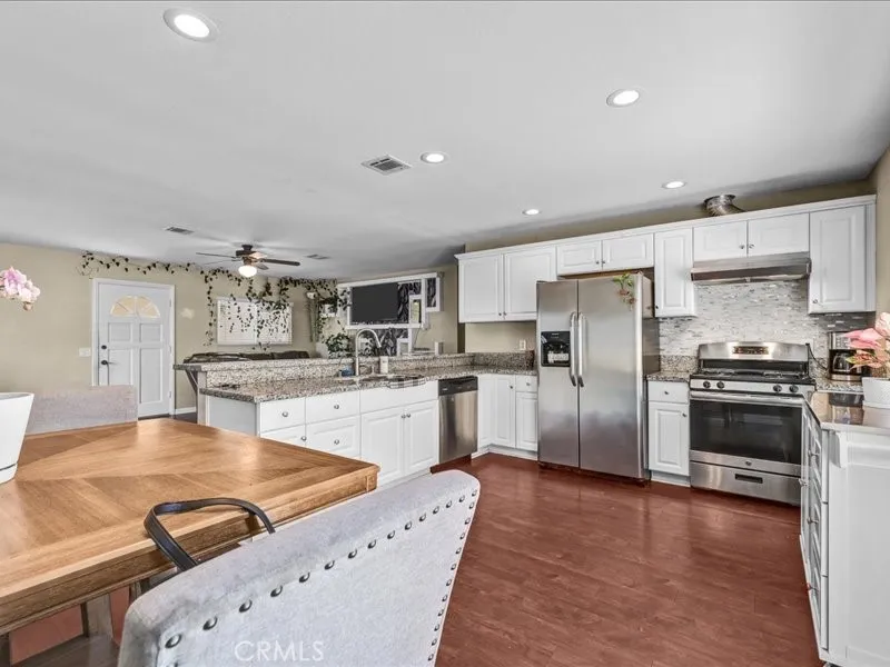 41041 Via Halcon Temecula, CA 92591