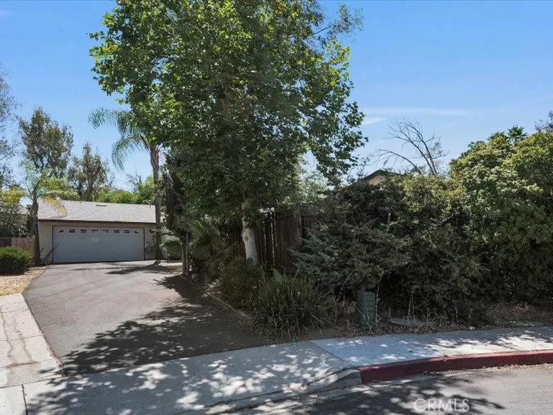 41041 Via Halcon Temecula, CA 92591