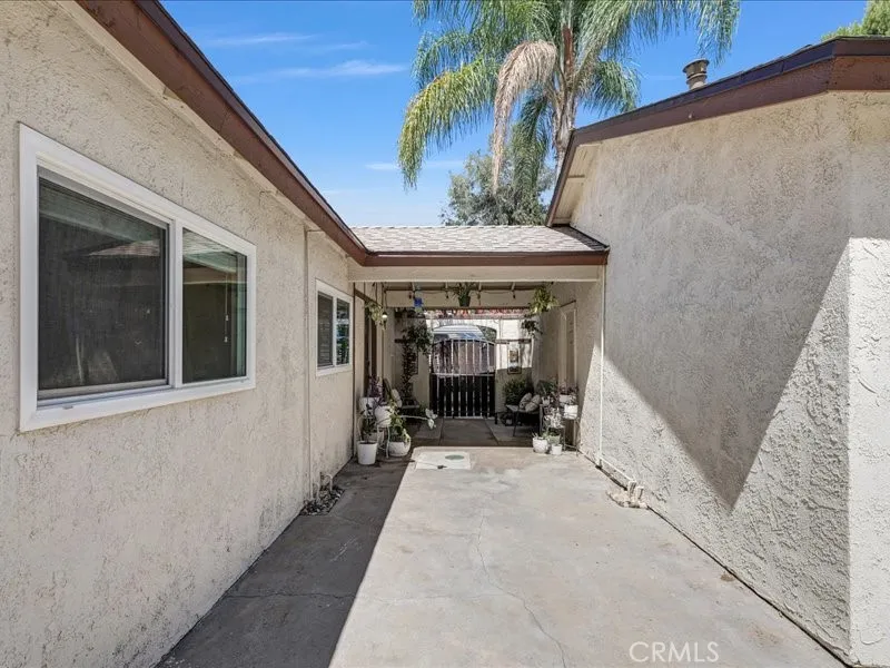 41041 Via Halcon Temecula, CA 92591