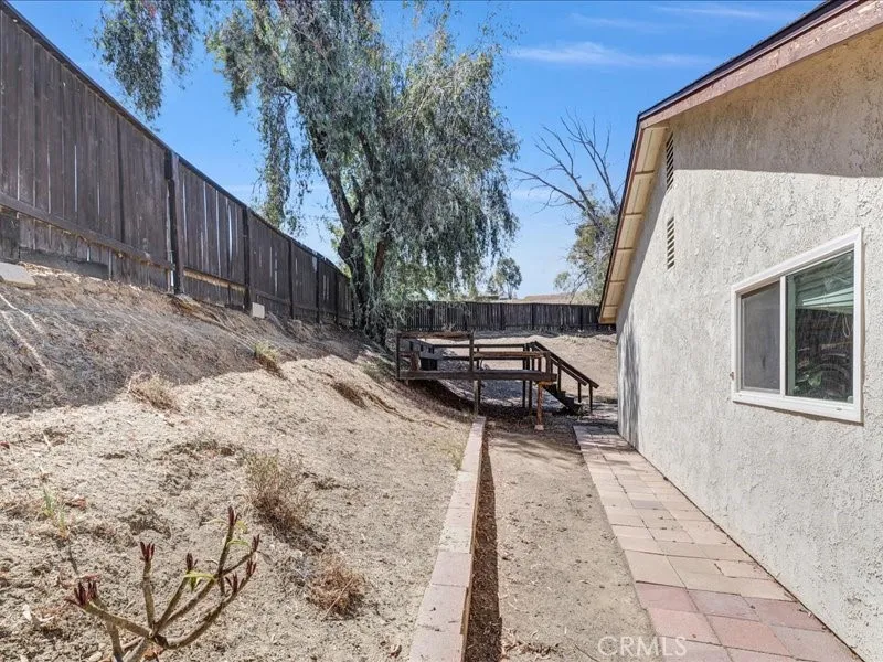 41041 Via Halcon Temecula, CA 92591