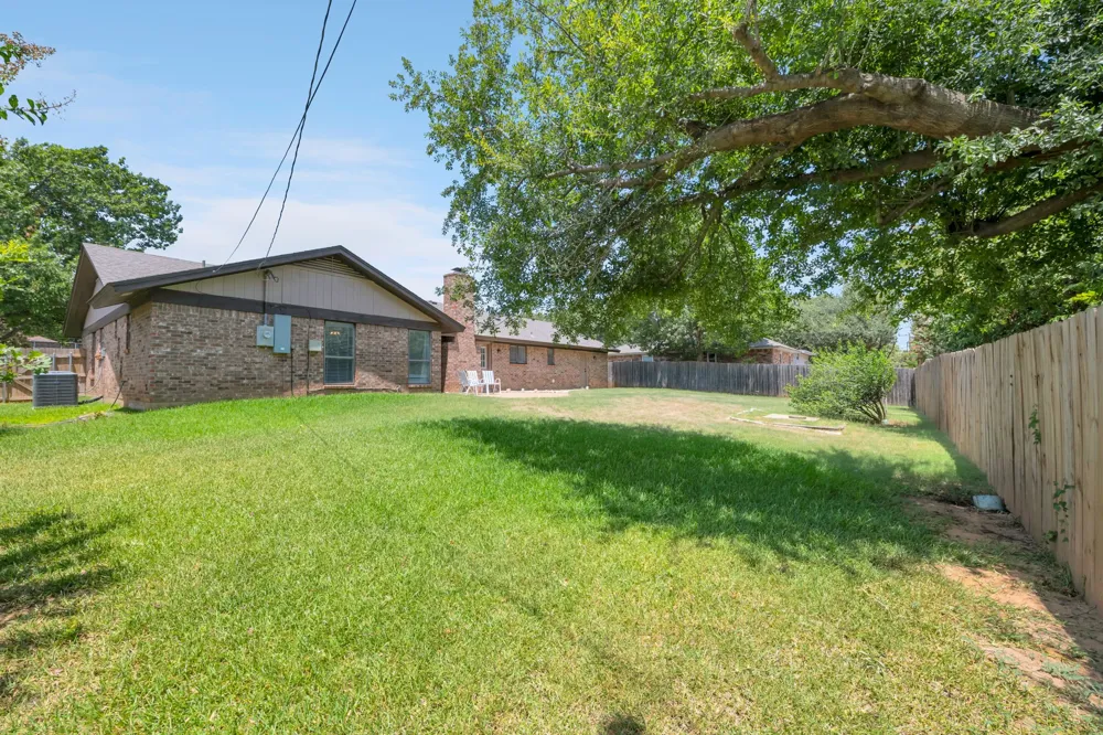 2127 Tanglewood Drive Grapevine, TX 76051