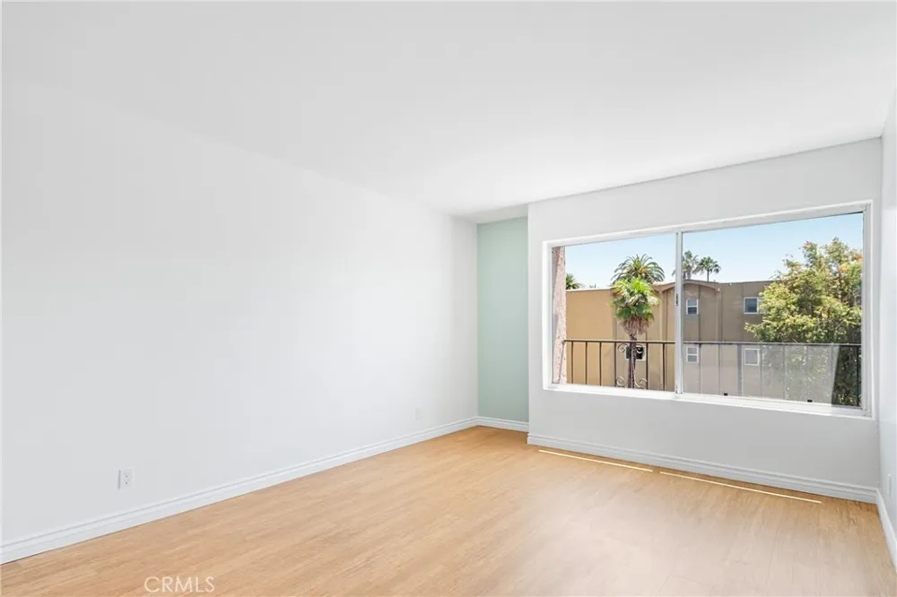 191 Kennebec #302 Long Beach, CA 90803