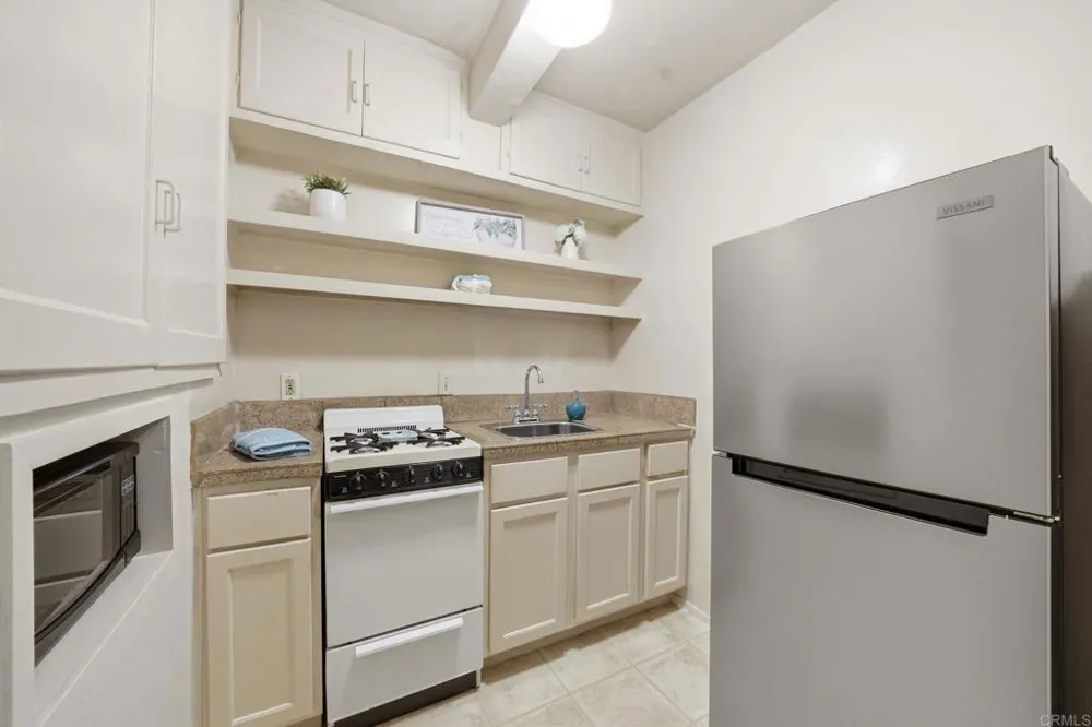 3211 Menlo Avenue San Diego, CA 92105