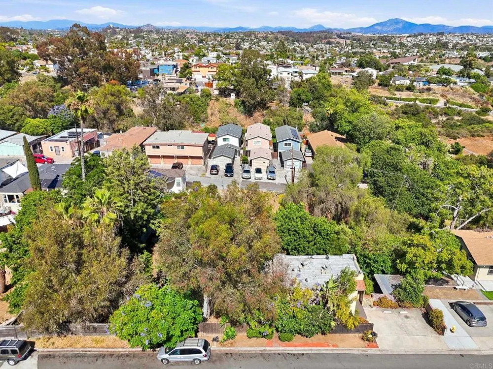 3211 Menlo Avenue San Diego, CA 92105