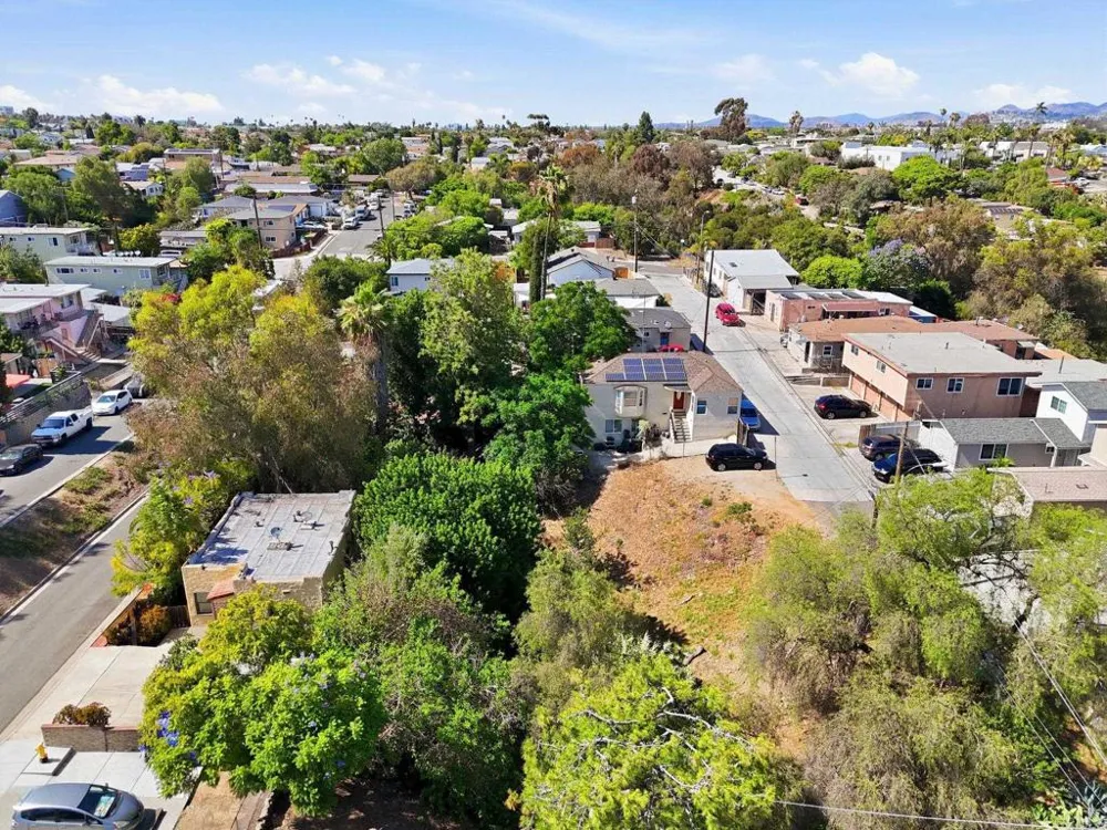3211 Menlo Avenue San Diego, CA 92105