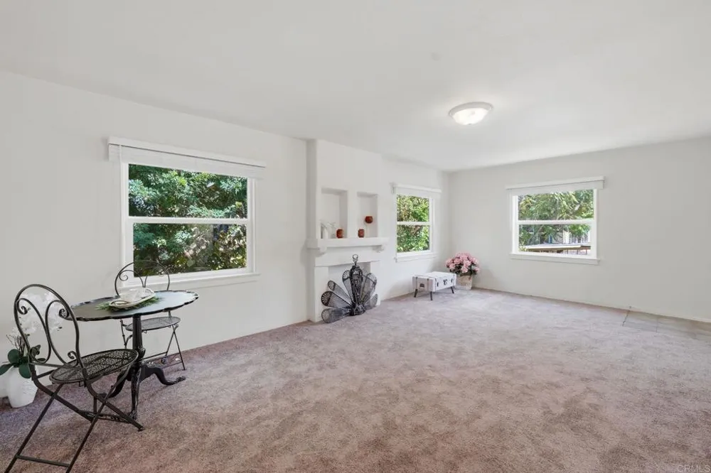 3211 Menlo Avenue San Diego, CA 92105