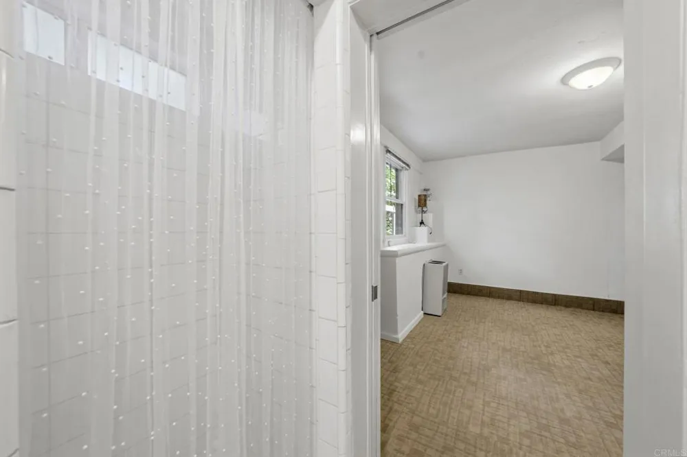 3211 Menlo Avenue San Diego, CA 92105