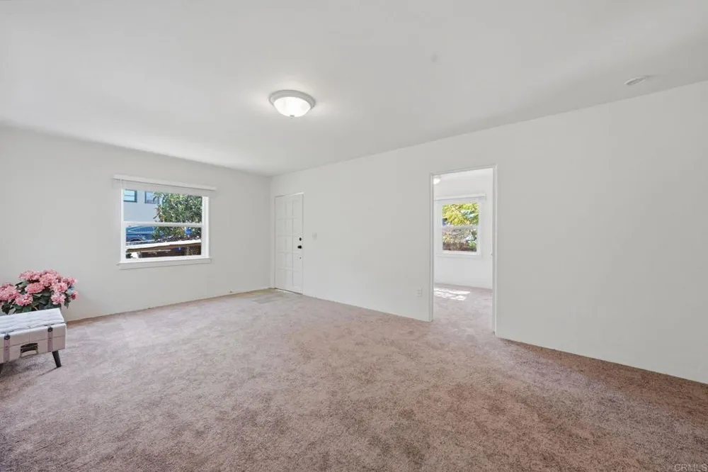3211 Menlo Avenue San Diego, CA 92105