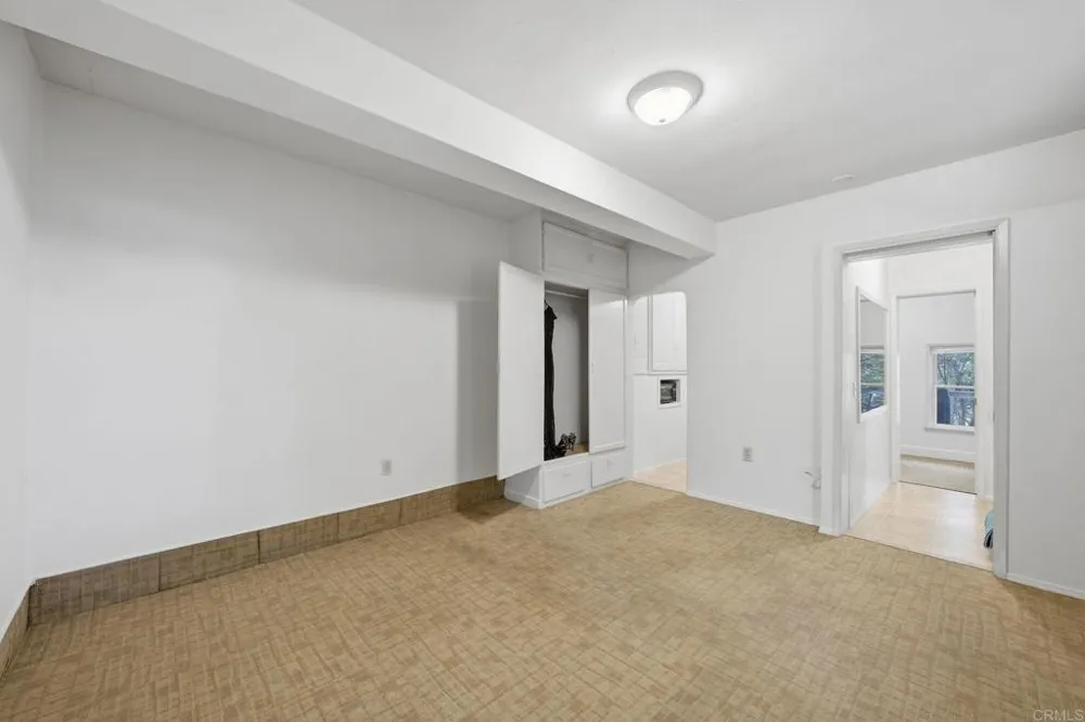 3211 Menlo Avenue San Diego, CA 92105