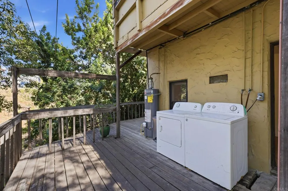 3211 Menlo Avenue San Diego, CA 92105