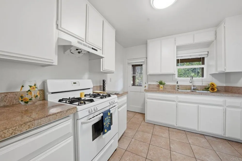 3211 Menlo Avenue San Diego, CA 92105