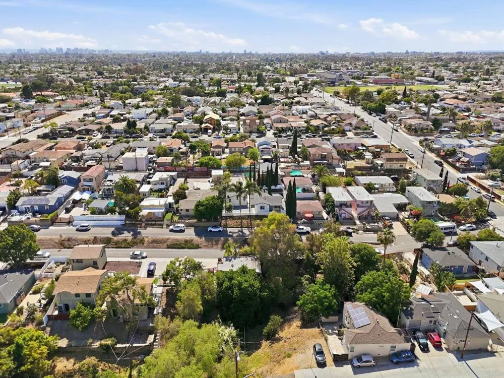 3211 Menlo Avenue San Diego, CA 92105