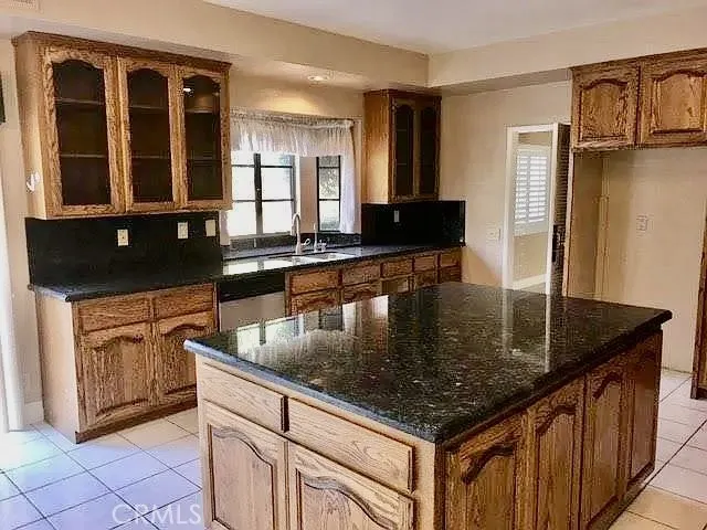 18791 Pinto Santa Ana, CA 92705