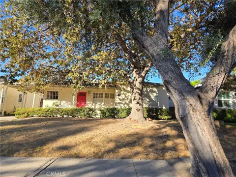 4427 Bakman Avenue