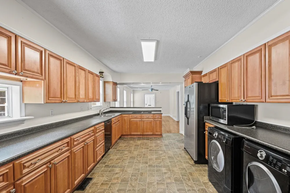 405 HAYNES ST Memphis, TN 38111
