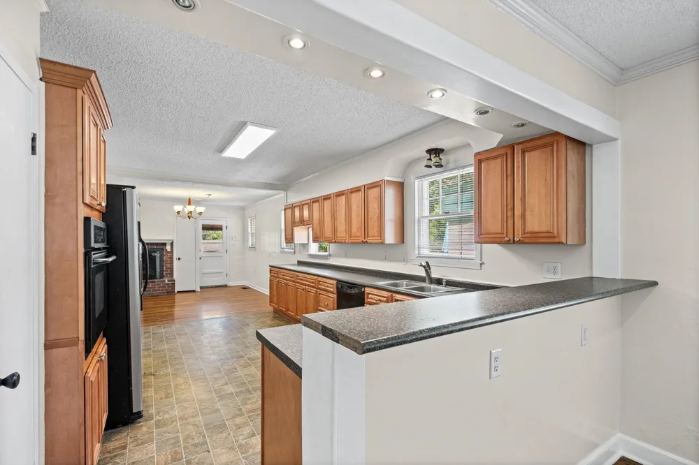 405 HAYNES ST Memphis, TN 38111