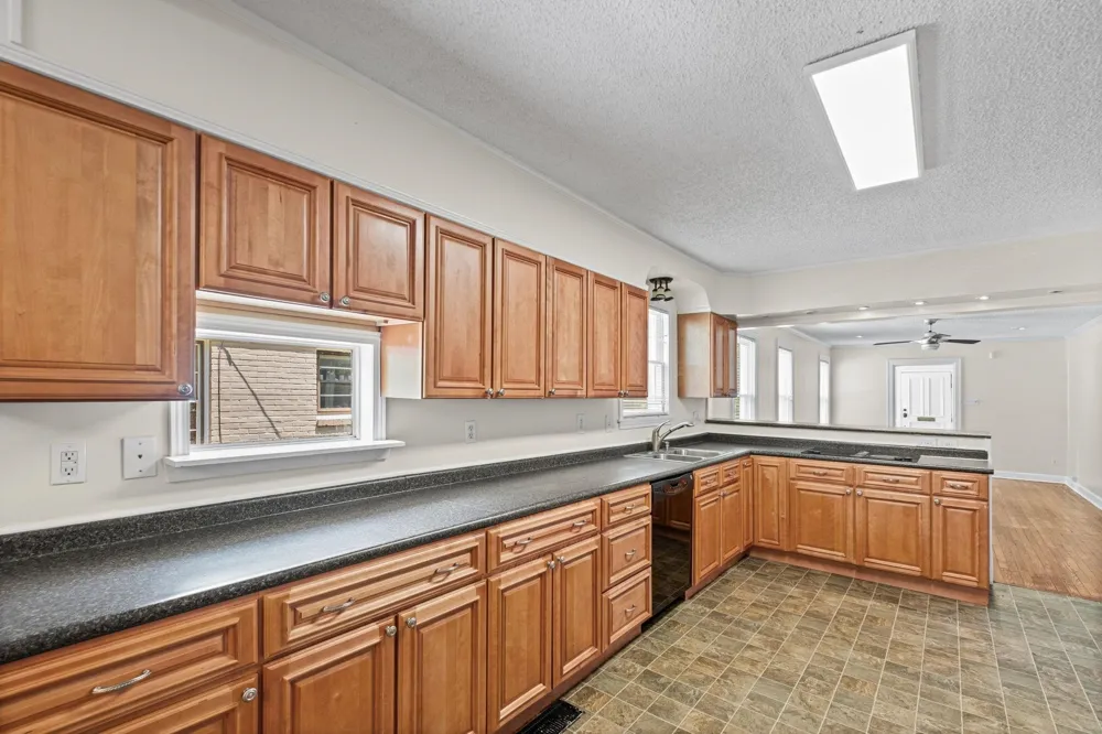 405 HAYNES ST Memphis, TN 38111