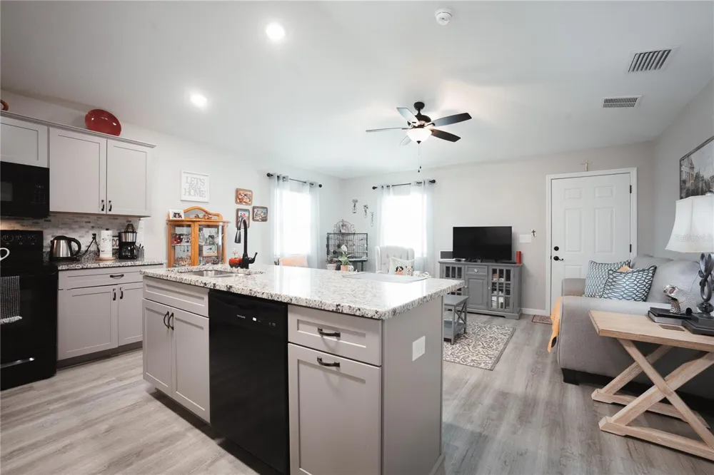 7077 TAMARIND WAY Lake Wales, FL 33898