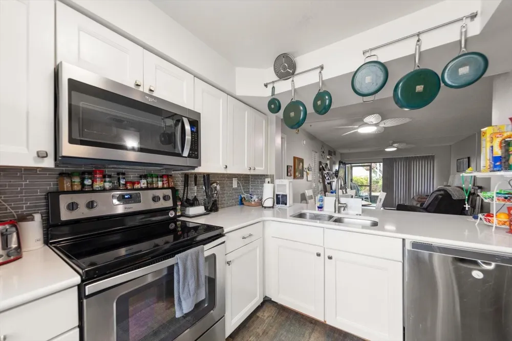 6219 PALMA DEL MAR BOULEVARD S #102 St Petersburg, FL 33715
