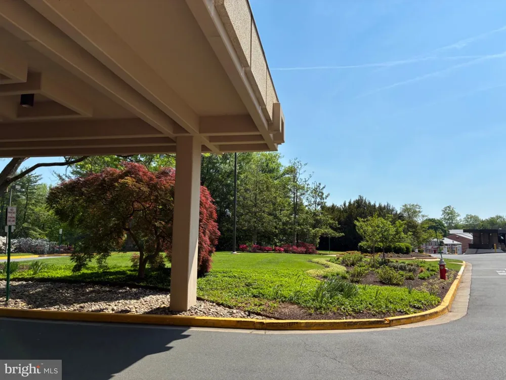 1800 OLD MEADOW ROAD #101 Mclean, VA 22102