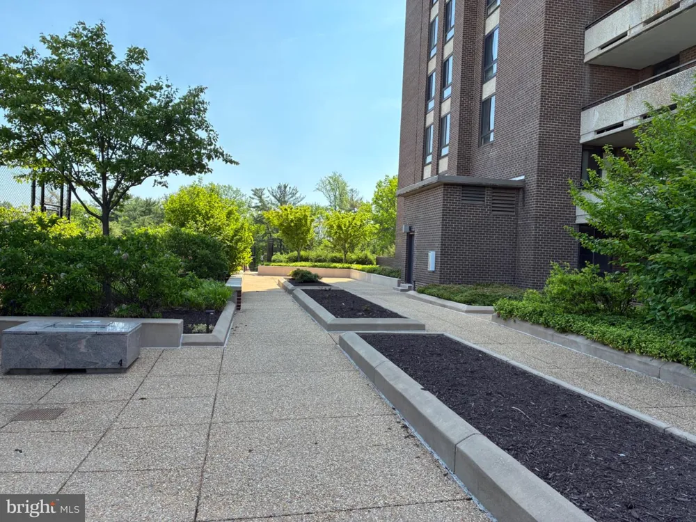 1800 OLD MEADOW ROAD #101 Mclean, VA 22102