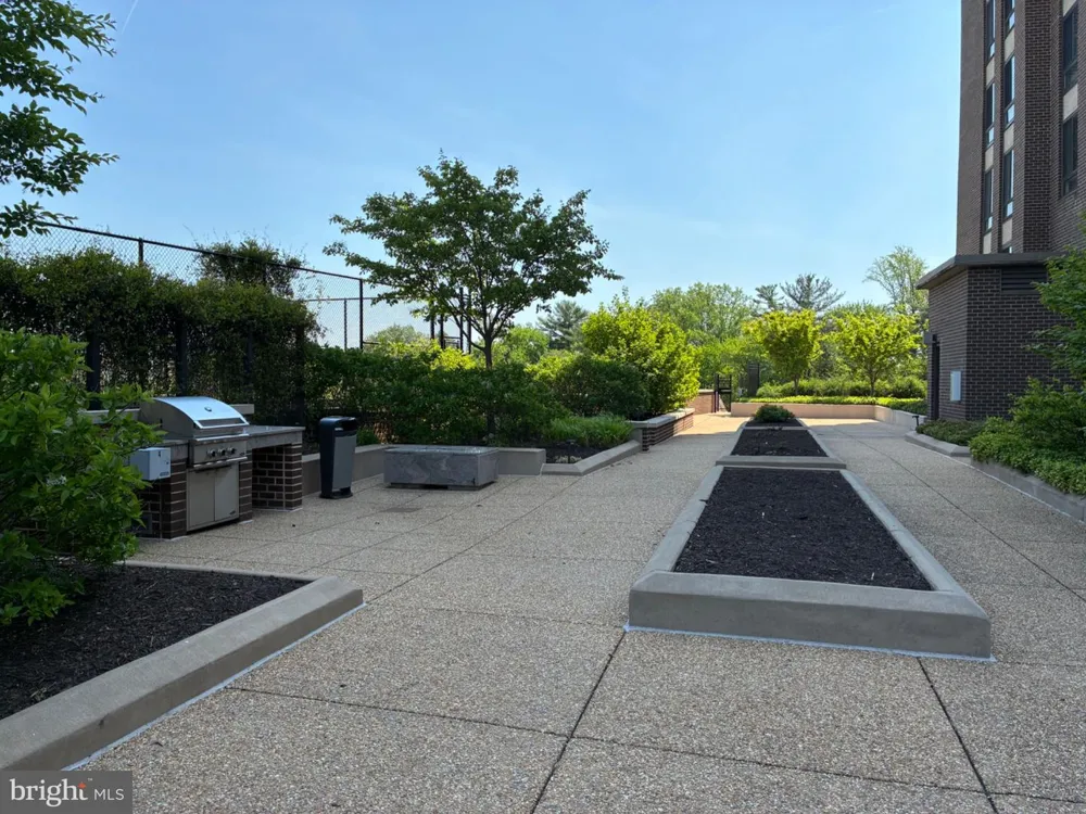 1800 OLD MEADOW ROAD #101 Mclean, VA 22102
