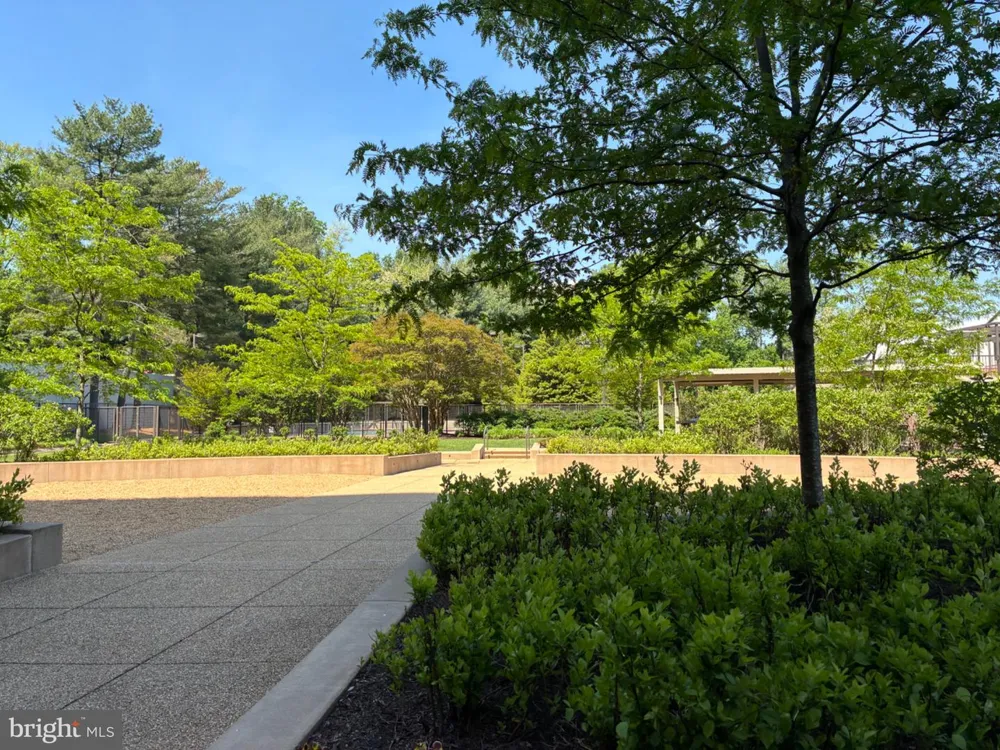 1800 OLD MEADOW ROAD #101 Mclean, VA 22102