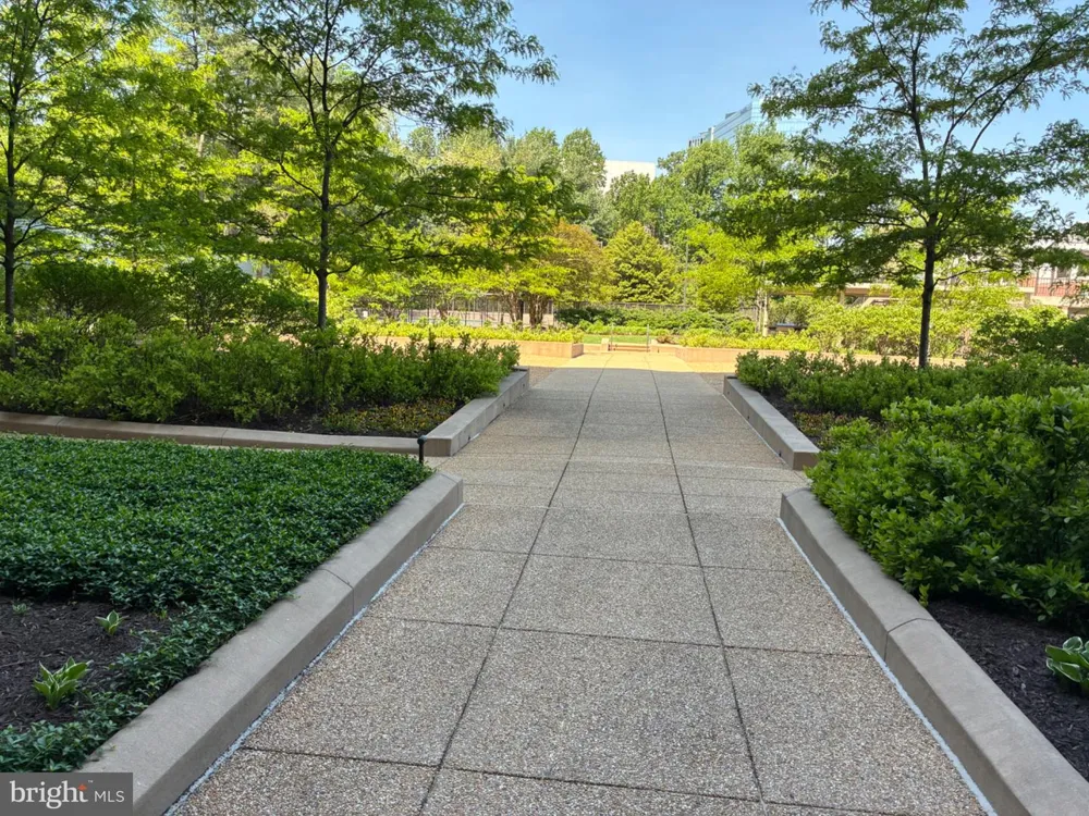 1800 OLD MEADOW ROAD #101 Mclean, VA 22102