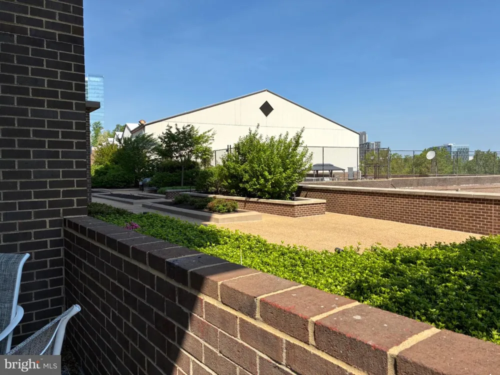 1800 OLD MEADOW ROAD #101 Mclean, VA 22102